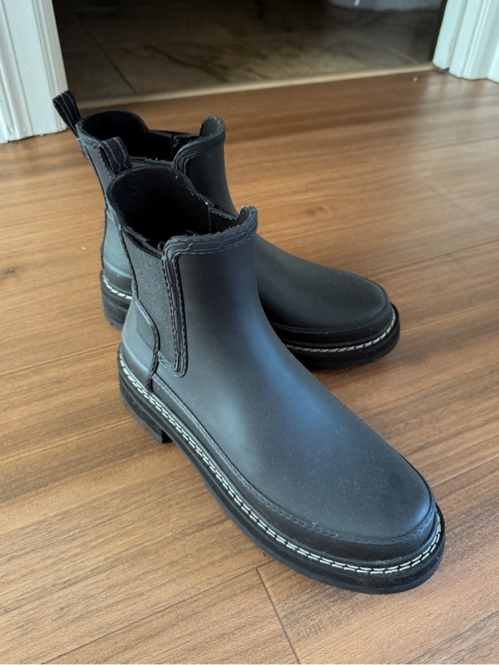 Hunter Women's Black Chelsea Rain Boot